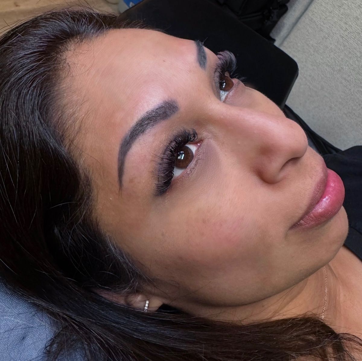 Lash extension side profile